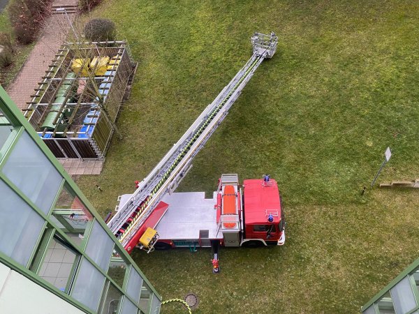 Feuer in Gebäude – Menschenleben in Gefahr