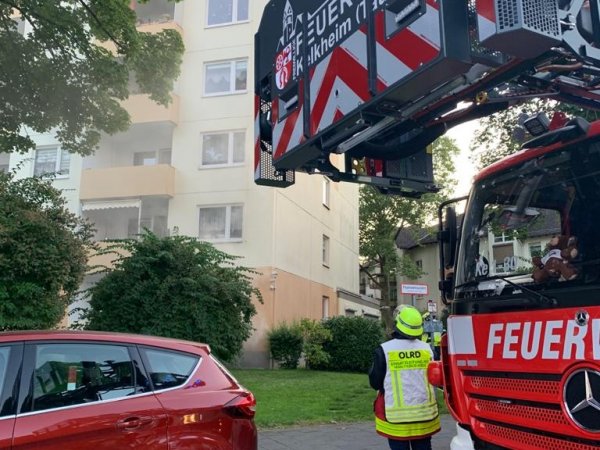 Feuer in Gebäude – Menschenlaben in Gefahr