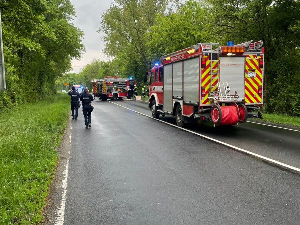 Verkehrsunfall mit eingeklemmten Personen