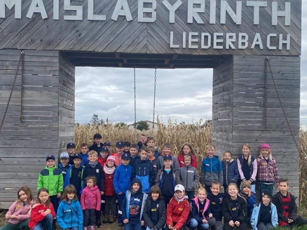 Kelkheimer Minilöscher erobern das Maislabyrinth in Liederbach