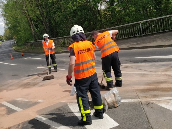 Ölspur / Auslaufende Betriebsstoffe