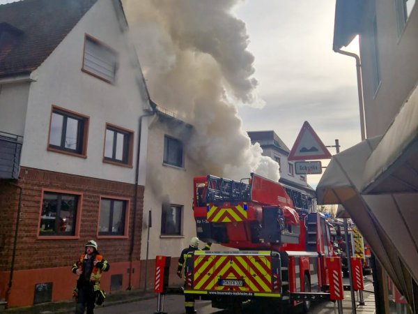 Brand im Gebäude – Menschenleben in Gefahr